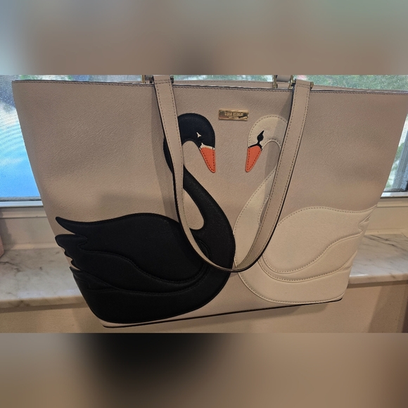 Rare Kate Spade Large Swan Tote, 13" x 11.5" x 6" Signature Logo Lining - Picture 1 of 8